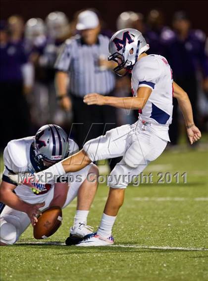 Thumbnail 1 in Manvel vs. Dayton (4A Region III Division II  Regional) photogallery.