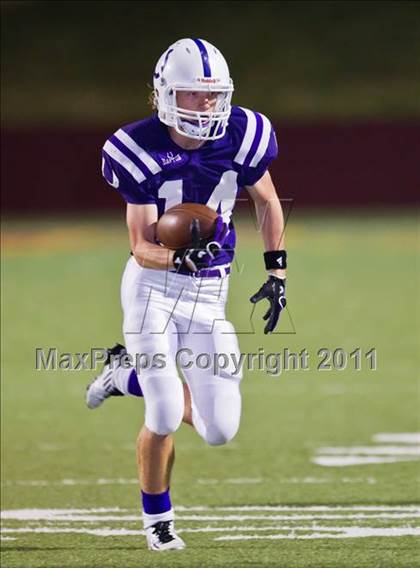 Thumbnail 3 in Manvel vs. Dayton (4A Region III Division II  Regional) photogallery.