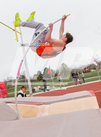 Thumbnail 1 in Caveman Classic Invitational photogallery.