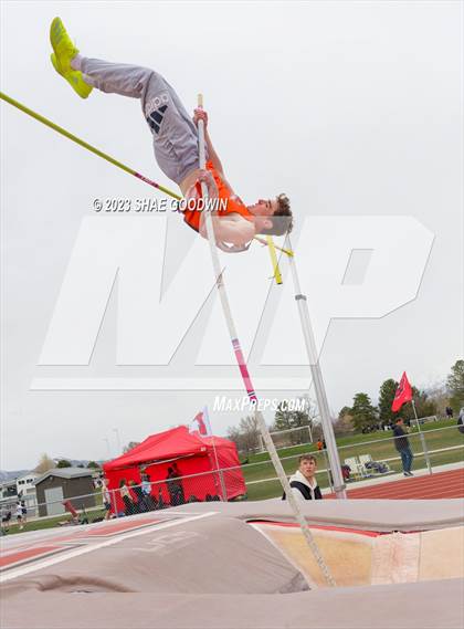 Thumbnail 3 in Caveman Classic Invitational photogallery.