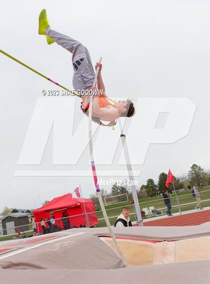 Thumbnail 2 in Caveman Classic Invitational photogallery.