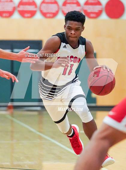 Thumbnail 2 in Fairfield vs. Saint Mary's (DLS Vontoure Classic) photogallery.