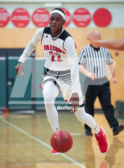 Thumbnail 2 in Fairfield vs. Saint Mary's (DLS Vontoure Classic) photogallery.
