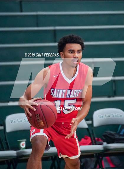 Thumbnail 2 in Fairfield vs. Saint Mary's (DLS Vontoure Classic) photogallery.