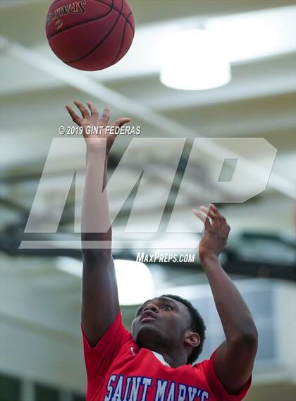 Thumbnail 2 in Fairfield vs. Saint Mary's (DLS Vontoure Classic) photogallery.