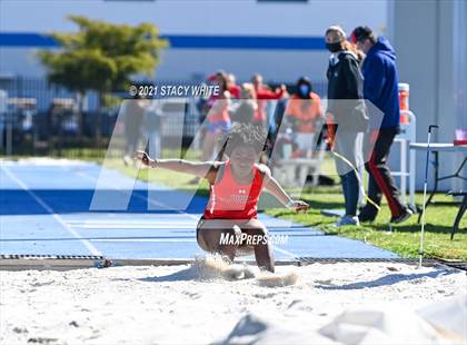 Thumbnail 2 in IMG Academy Invitational (Field Events) photogallery.
