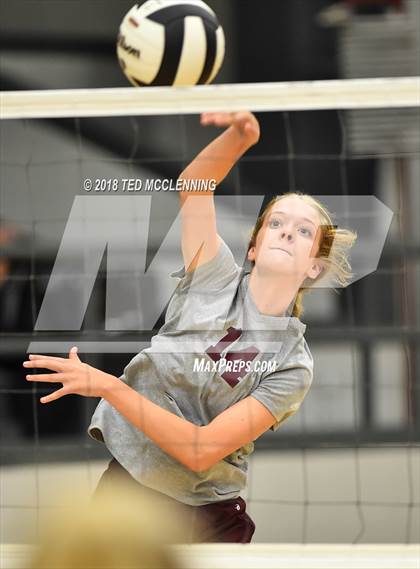 Thumbnail 2 in Valley Springs @ Perryville photogallery.