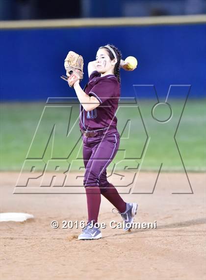 Thumbnail 3 in Los Fresnos vs Lee [Robert E.] (Southside Tournament) photogallery.