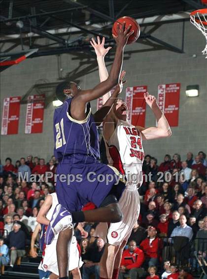 Thumbnail 2 in Boulder @ Regis Jesuit (5A Sweet 16) photogallery.