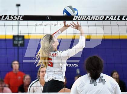 Thumbnail 2 in Mater Dei vs Sierra Canyon (Durango Fall Classic) photogallery.