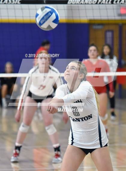 Thumbnail 2 in Mater Dei vs Sierra Canyon (Durango Fall Classic) photogallery.