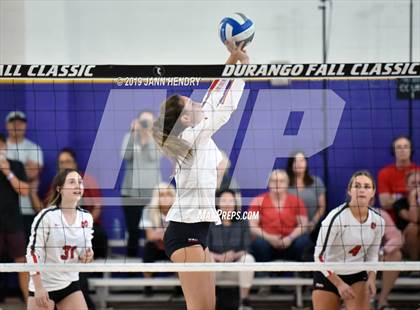Thumbnail 2 in Mater Dei vs Sierra Canyon (Durango Fall Classic) photogallery.