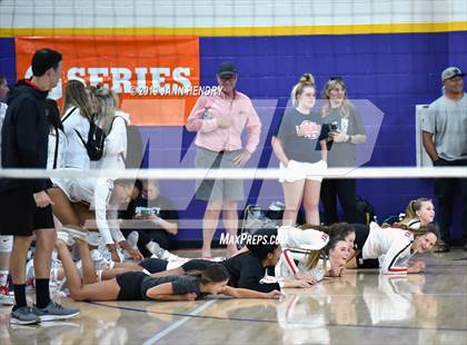 Thumbnail 2 in Mater Dei vs Sierra Canyon (Durango Fall Classic) photogallery.