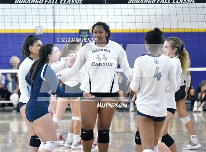 Thumbnail 3 in Mater Dei vs Sierra Canyon (Durango Fall Classic) photogallery.