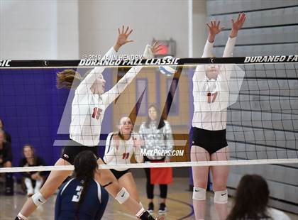Thumbnail 2 in Mater Dei vs Sierra Canyon (Durango Fall Classic) photogallery.