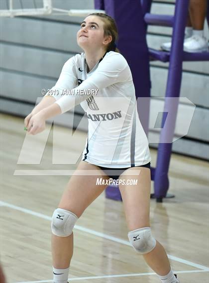 Thumbnail 3 in Mater Dei vs Sierra Canyon (Durango Fall Classic) photogallery.