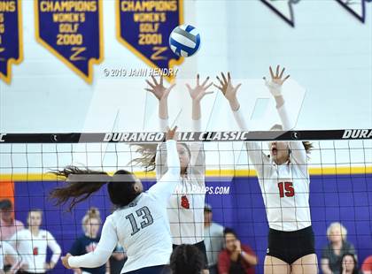 Thumbnail 3 in Mater Dei vs Sierra Canyon (Durango Fall Classic) photogallery.