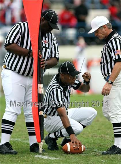 Thumbnail 3 in Aberdeen vs. Forest (MHSAA Class 3A Final) photogallery.