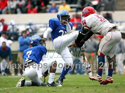 Thumbnail 3 in Aberdeen vs. Forest (MHSAA Class 3A Final) photogallery.