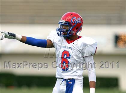 Thumbnail 2 in Aberdeen vs. Forest (MHSAA Class 3A Final) photogallery.