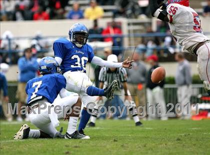 Thumbnail 2 in Aberdeen vs. Forest (MHSAA Class 3A Final) photogallery.