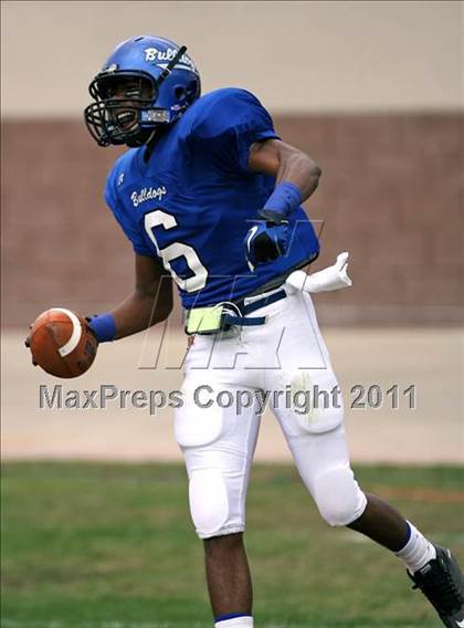 Thumbnail 3 in Aberdeen vs. Forest (MHSAA Class 3A Final) photogallery.