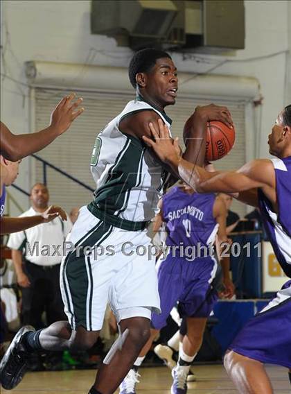 Thumbnail 2 in Sacramento vs. El Cerrito (Gridley Invitational) photogallery.