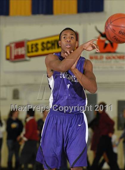 Thumbnail 1 in Sacramento vs. El Cerrito (Gridley Invitational) photogallery.