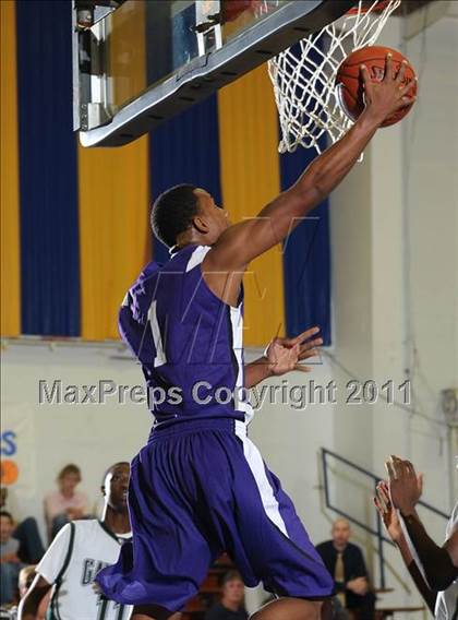 Thumbnail 2 in Sacramento vs. El Cerrito (Gridley Invitational) photogallery.