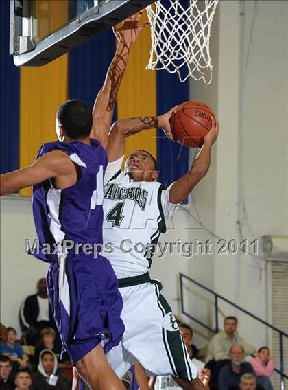 Thumbnail 2 in Sacramento vs. El Cerrito (Gridley Invitational) photogallery.