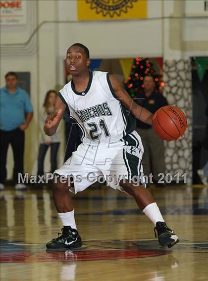 Thumbnail 2 in Sacramento vs. El Cerrito (Gridley Invitational) photogallery.