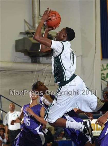 Thumbnail 1 in Sacramento vs. El Cerrito (Gridley Invitational) photogallery.