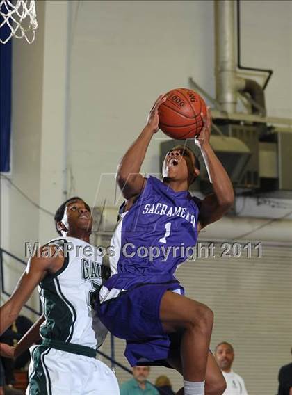 Thumbnail 1 in Sacramento vs. El Cerrito (Gridley Invitational) photogallery.