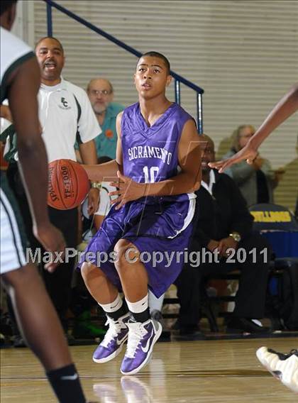 Thumbnail 3 in Sacramento vs. El Cerrito (Gridley Invitational) photogallery.