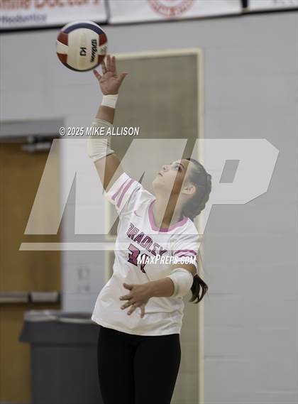 Thumbnail 3 in Bradley Central @ Ooltewah photogallery.