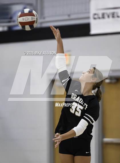 Thumbnail 1 in Bradley Central @ Ooltewah photogallery.