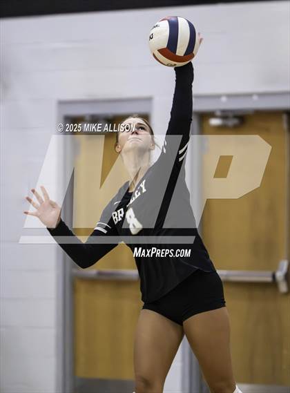 Thumbnail 1 in Bradley Central @ Ooltewah photogallery.