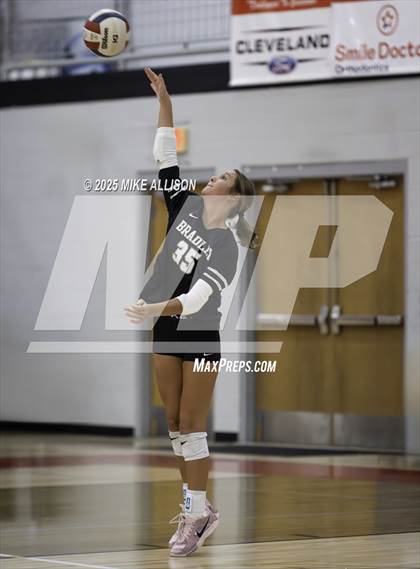 Thumbnail 2 in Bradley Central @ Ooltewah photogallery.