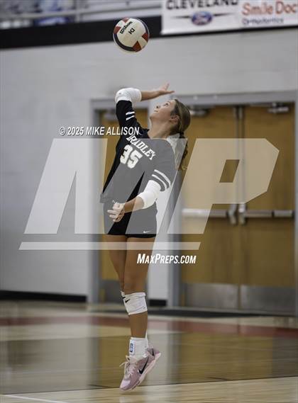Thumbnail 1 in Bradley Central @ Ooltewah photogallery.