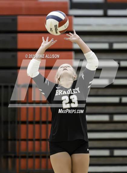 Thumbnail 1 in Bradley Central @ Ooltewah photogallery.