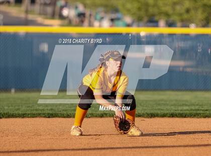 Thumbnail 3 in Lake Braddock @ South County photogallery.