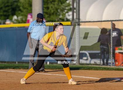 Thumbnail 2 in Lake Braddock @ South County photogallery.