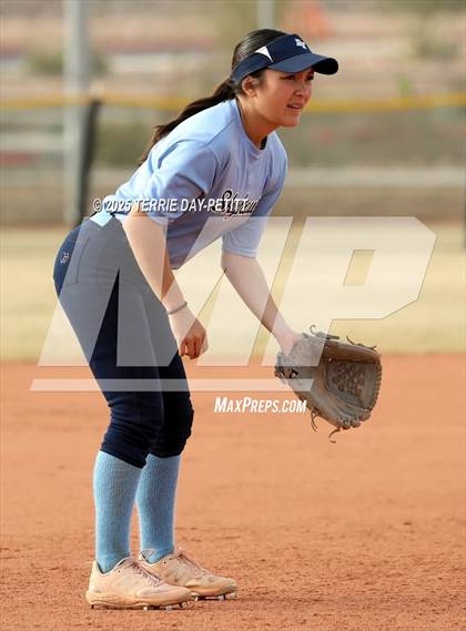 Thumbnail 3 in Deer Valley vs. Xavier College Prep photogallery.