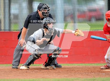 Thumbnail 2 in Central Catholic vs. Central Private (LHSAA 1A Regional Playoff) photogallery.