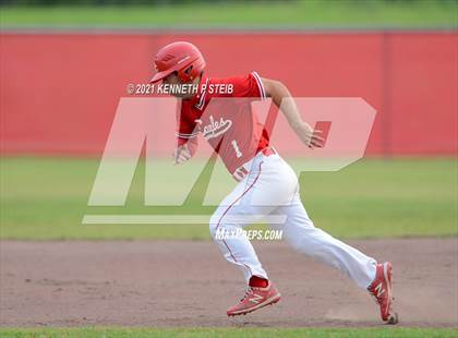 Thumbnail 3 in Central Catholic vs. Central Private (LHSAA 1A Regional Playoff) photogallery.
