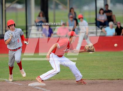 Thumbnail 1 in Central Catholic vs. Central Private (LHSAA 1A Regional Playoff) photogallery.