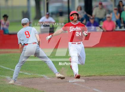 Thumbnail 2 in Central Catholic vs. Central Private (LHSAA 1A Regional Playoff) photogallery.