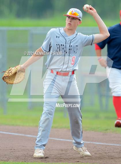 Thumbnail 1 in Central Catholic vs. Central Private (LHSAA 1A Regional Playoff) photogallery.