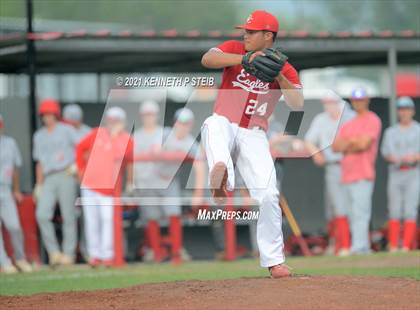 Thumbnail 2 in Central Catholic vs. Central Private (LHSAA 1A Regional Playoff) photogallery.