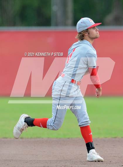 Thumbnail 3 in Central Catholic vs. Central Private (LHSAA 1A Regional Playoff) photogallery.